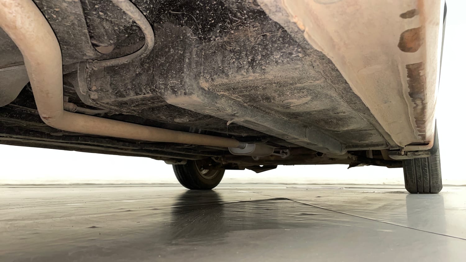 Used 2015 Hyundai Grand i10 Asta AT 1.2 Kappa VTVT Petrol Automatic extra REAR RIGHT UNDERBODY VIEW