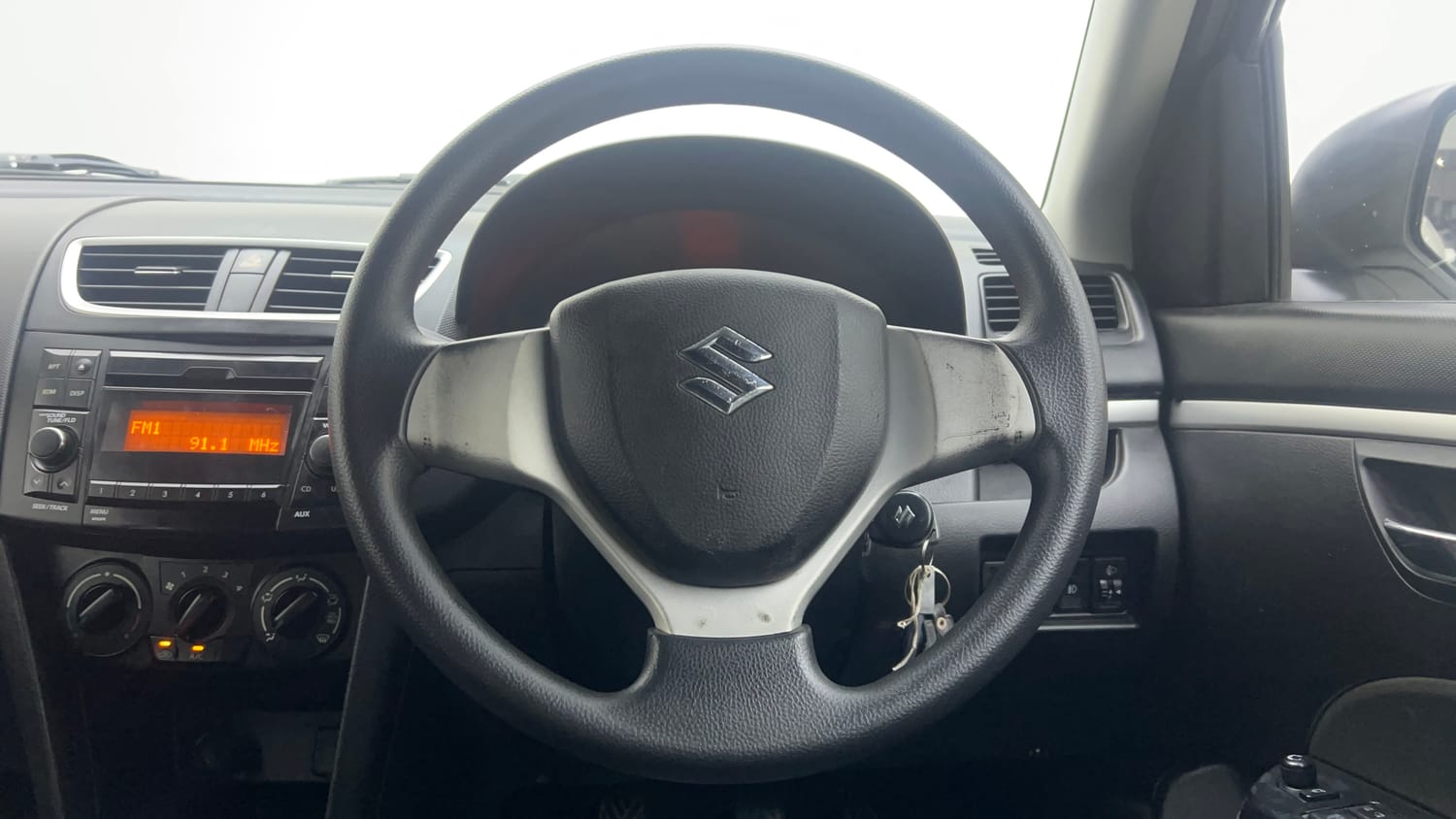 Used 2015 Maruti Suzuki Swift VXi Petrol Manual interior STEERING VIEW