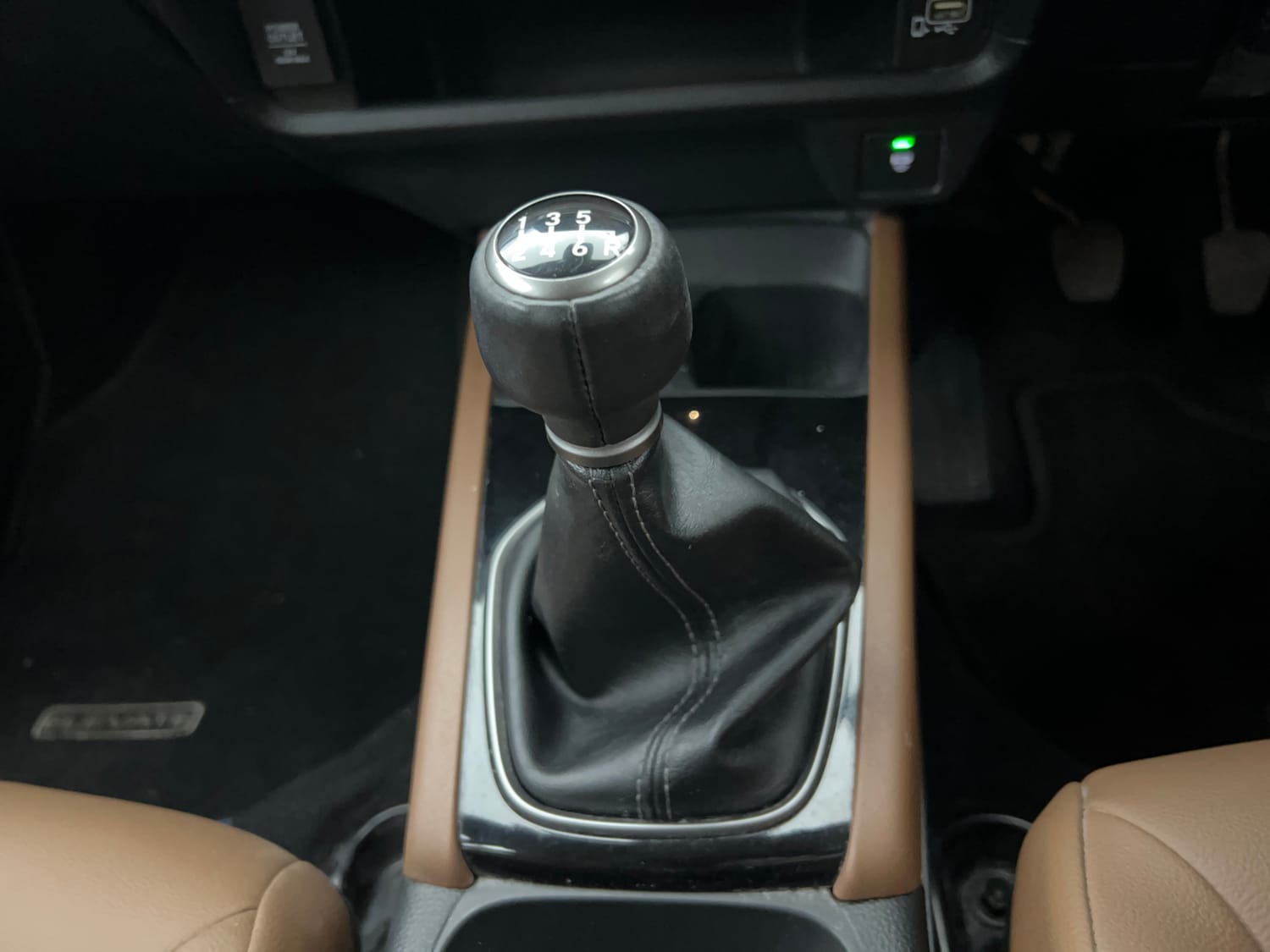 Used 2025 Honda Elevate ZX MT Petrol Manual interior GEAR  KNOB VIEW
