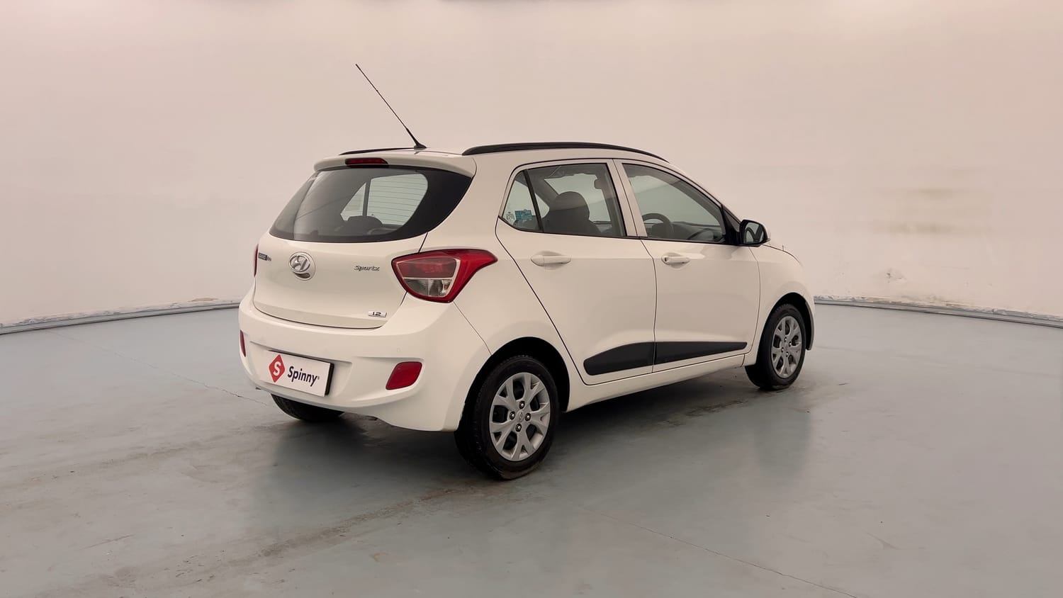 Used 2015 Hyundai Grand i10 Sportz 1.2 Kappa VTVT Petrol Manual exterior RIGHT REAR CORNER VIEW