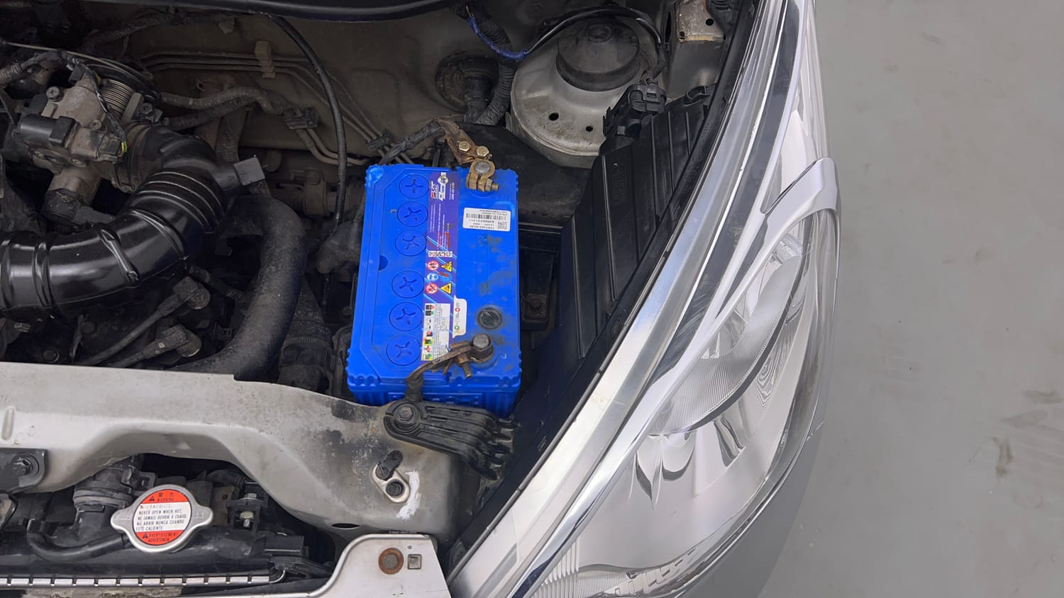 Used 2014 Hyundai Eon Sportz Petrol Manual engine ENGINE LEFT SIDE VIEW
