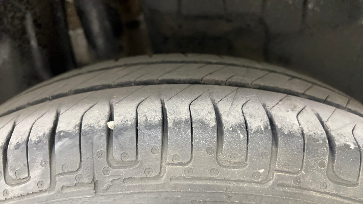 Used 2019 Maruti Suzuki Swift VDi AMT Diesel Automatic tyres RIGHT REAR TYRE TREAD VIEW
