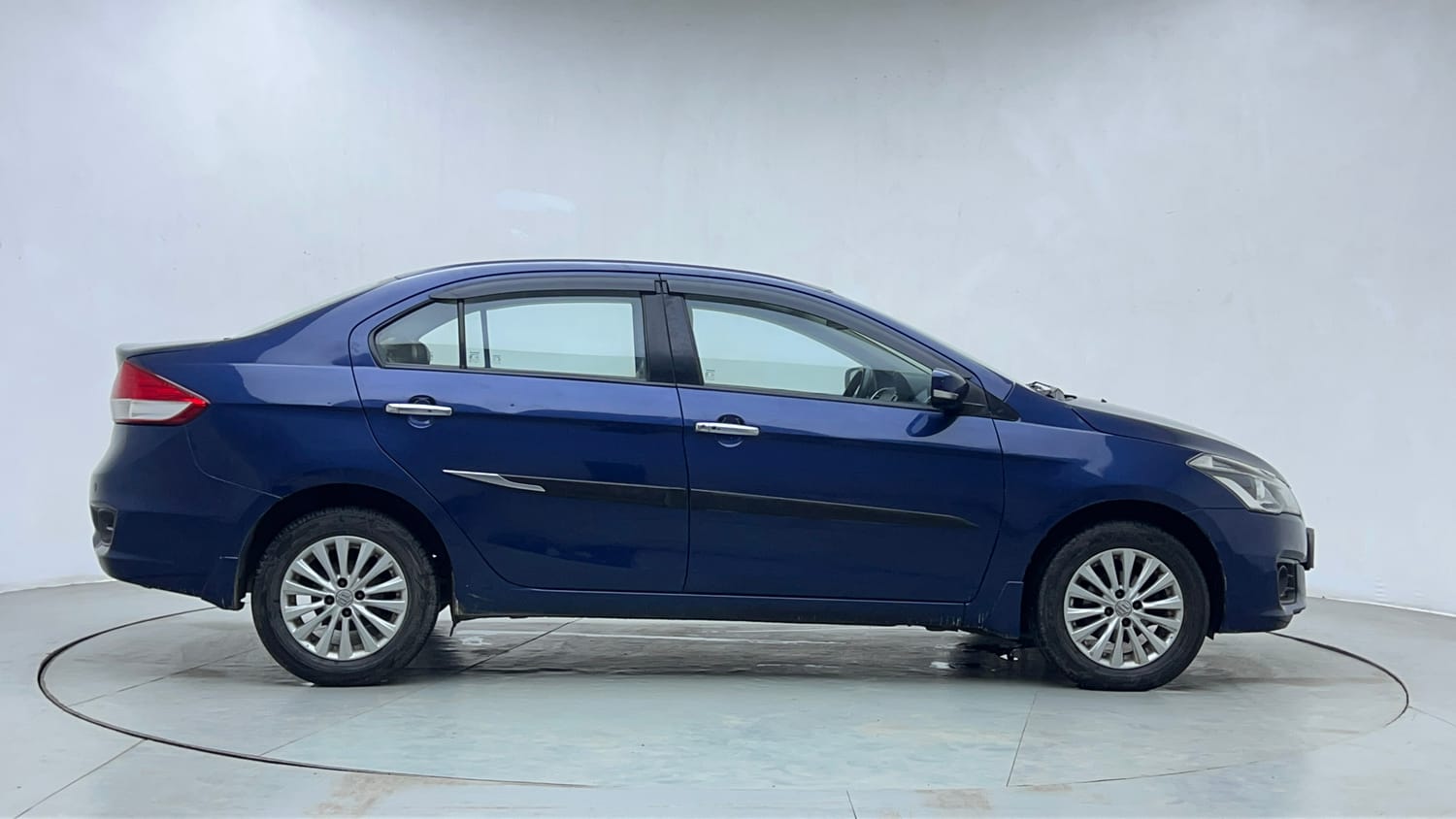 Used 2018 Maruti Suzuki Ciaz Zeta 1.4 MT Petrol Manual exterior RIGHT SIDE VIEW