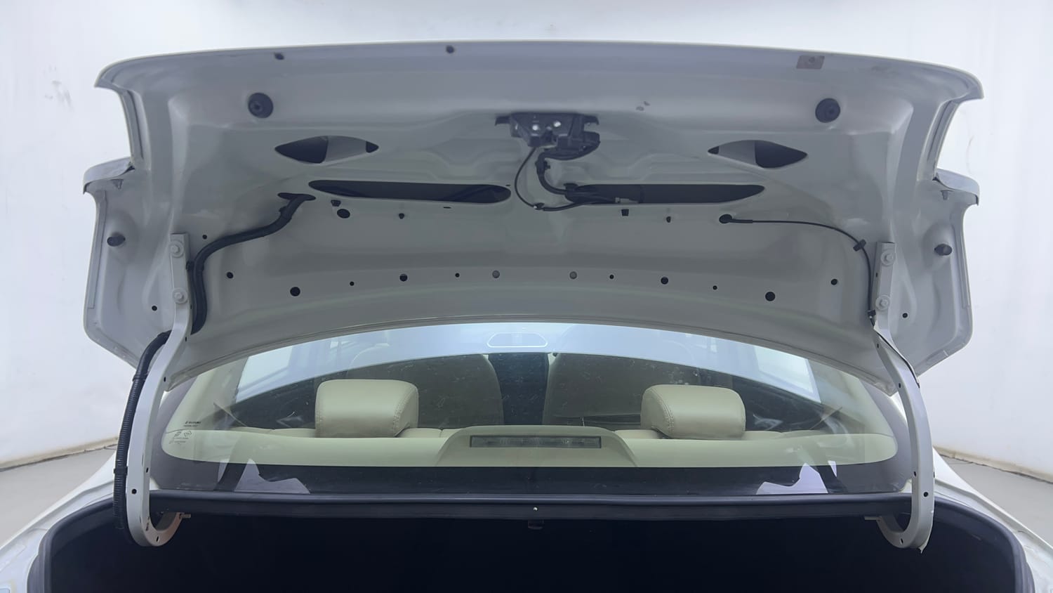 Used 2019 Maruti Suzuki Dzire VXi AMT Petrol Automatic interior DICKY DOOR OPEN VIEW