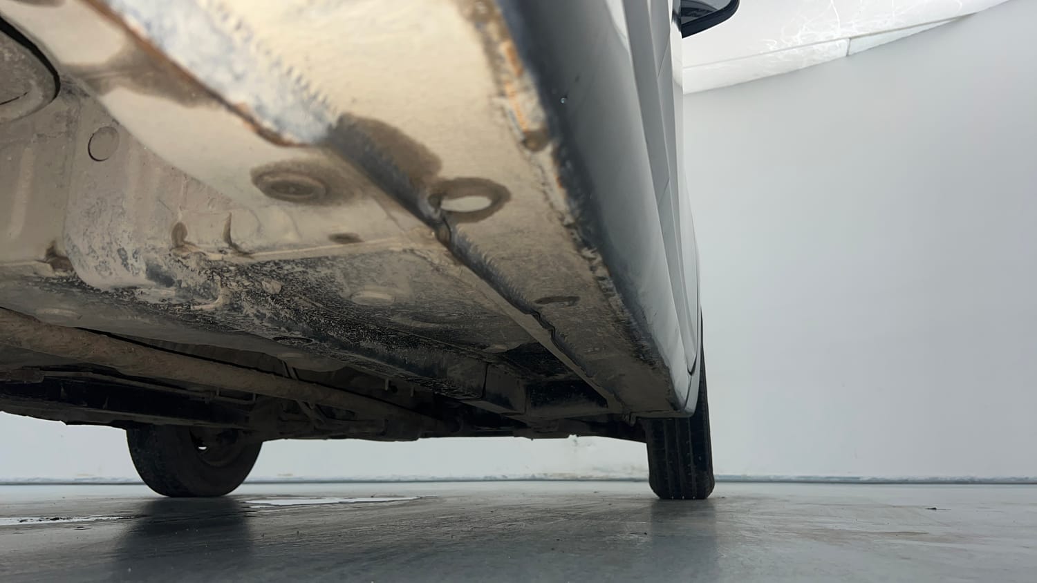 Used 2016 Hyundai Eon Era + Petrol Manual extra REAR RIGHT UNDERBODY VIEW
