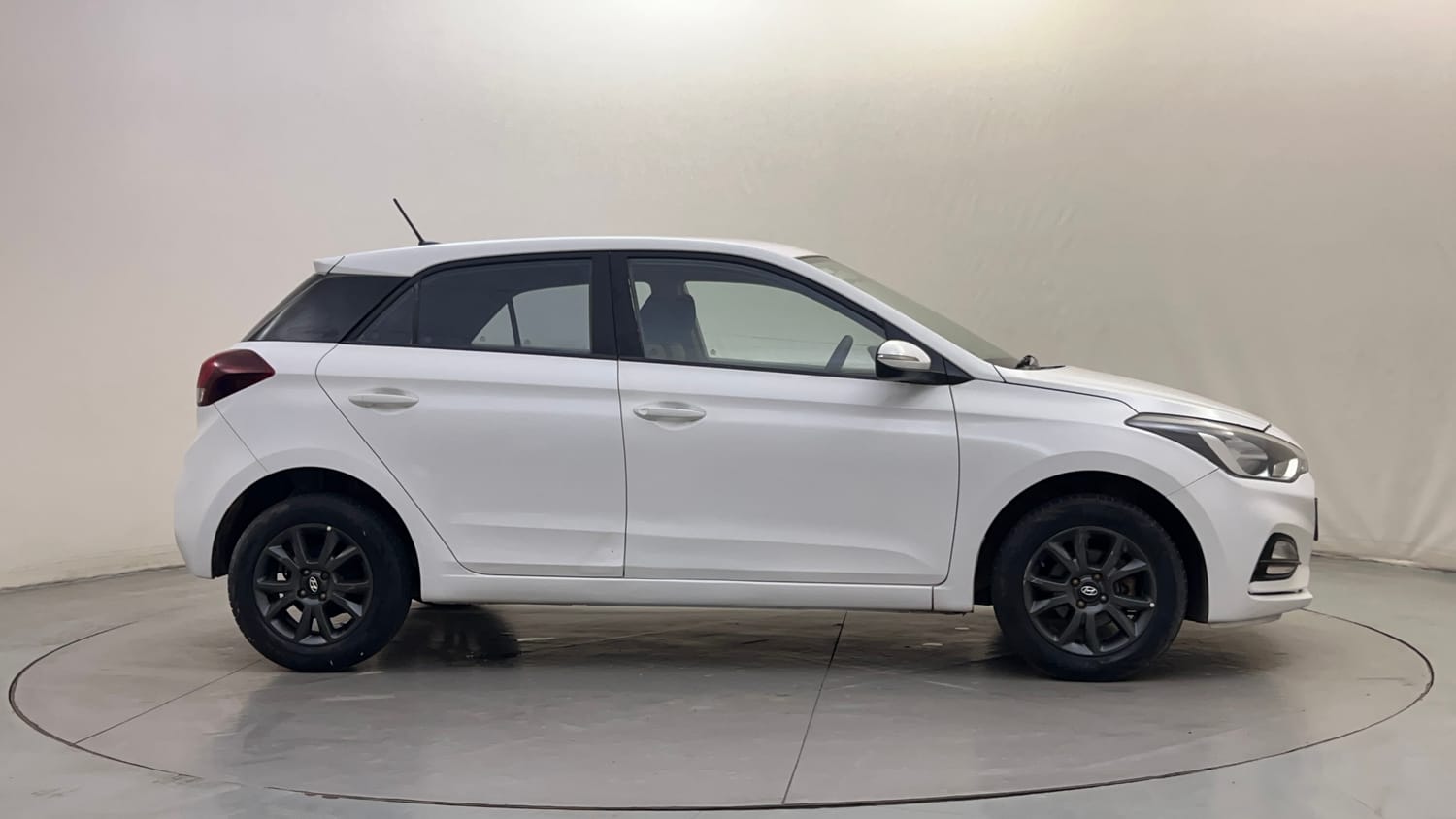 Used 2020 Hyundai Elite i20 Sportz Plus 1.2 Petrol Manual exterior RIGHT SIDE VIEW