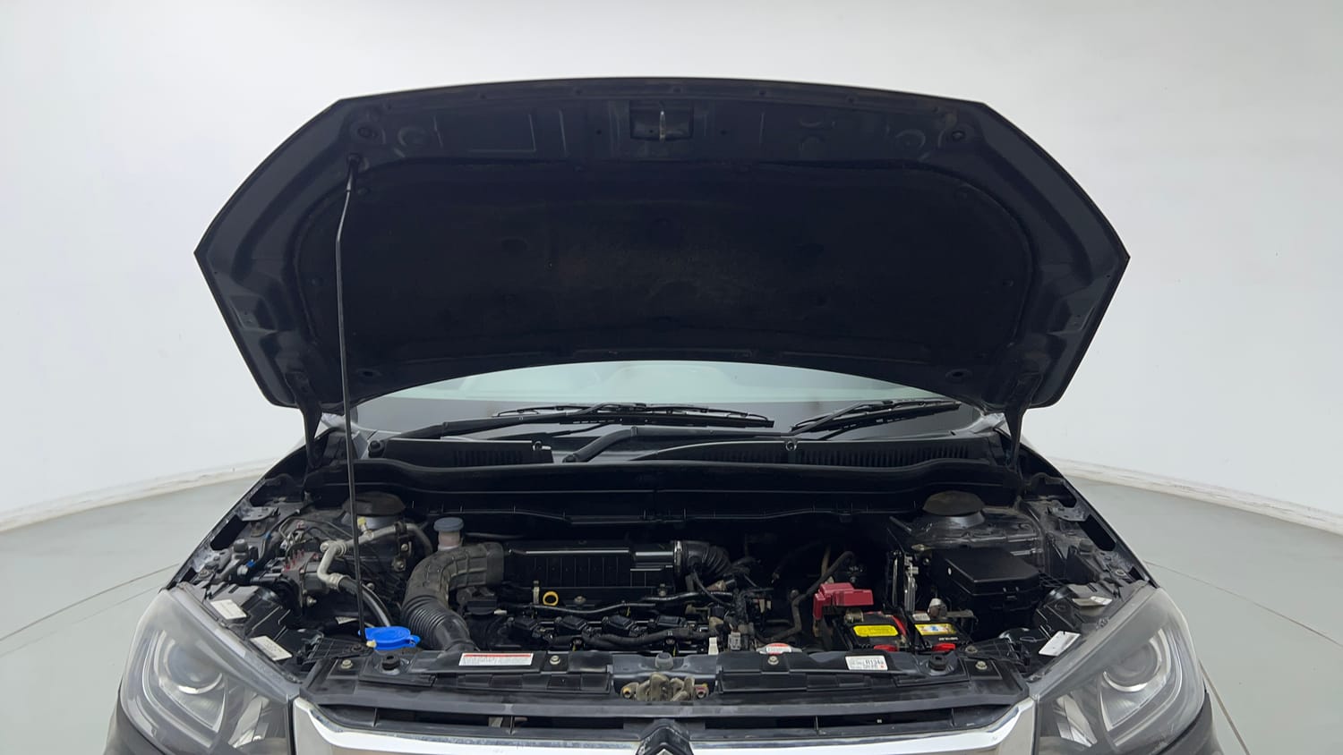 Used 2021 maruti-suzuki Vitara Brezza LXi Petrol Manual engine ENGINE & BONNET OPEN FRONT VIEW