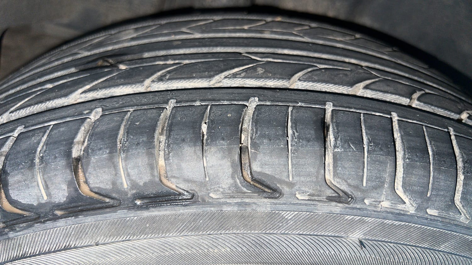 Used 2018 Maruti Suzuki Ciaz Zeta 1.4 MT Petrol Manual tyres RIGHT REAR TYRE TREAD VIEW