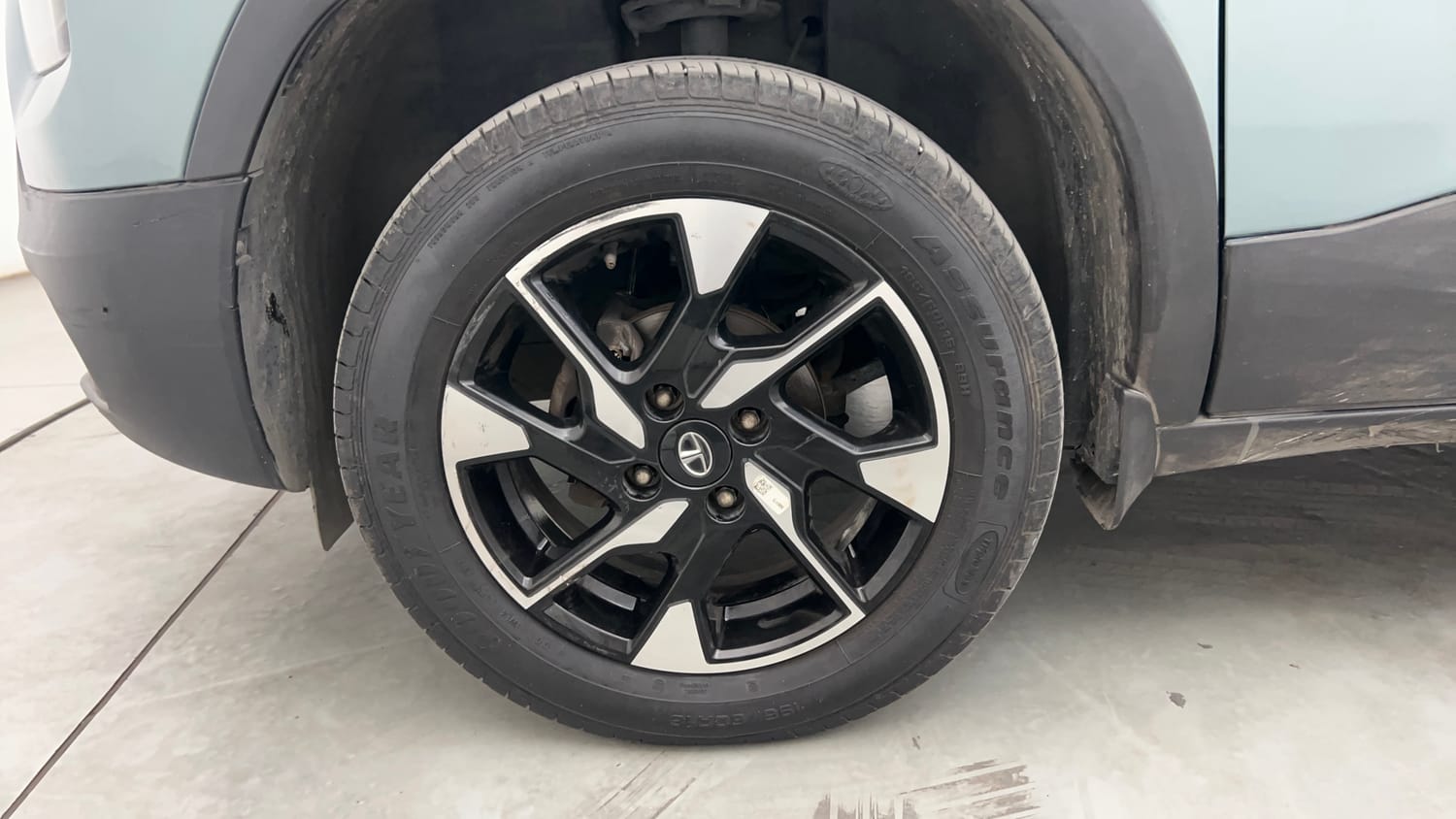 Used 2023 Tata Punch Creative AMT Petrol Automatic tyres LEFT FRONT TYRE RIM VIEW