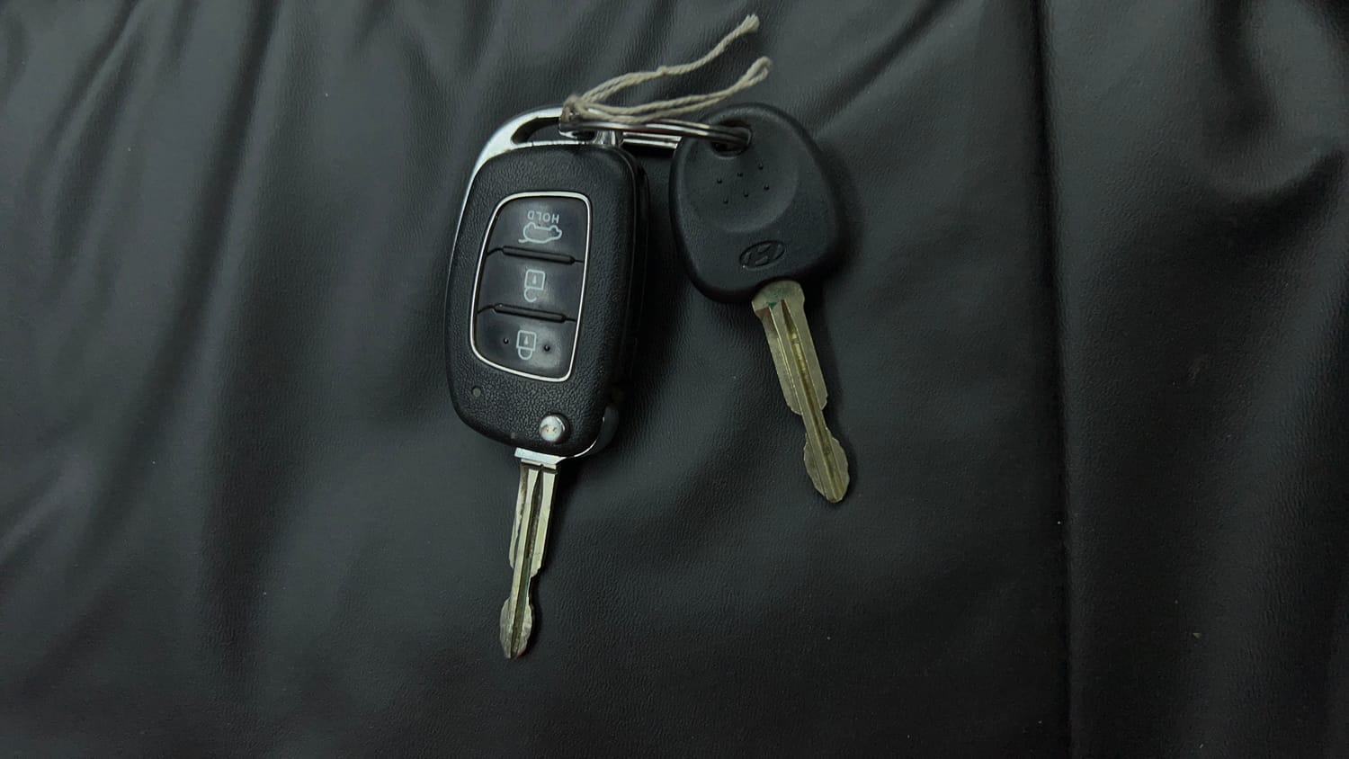 Used 2017 Hyundai Elite i20 Sportz 1.2 Petrol Manual extra CAR KEY VIEW