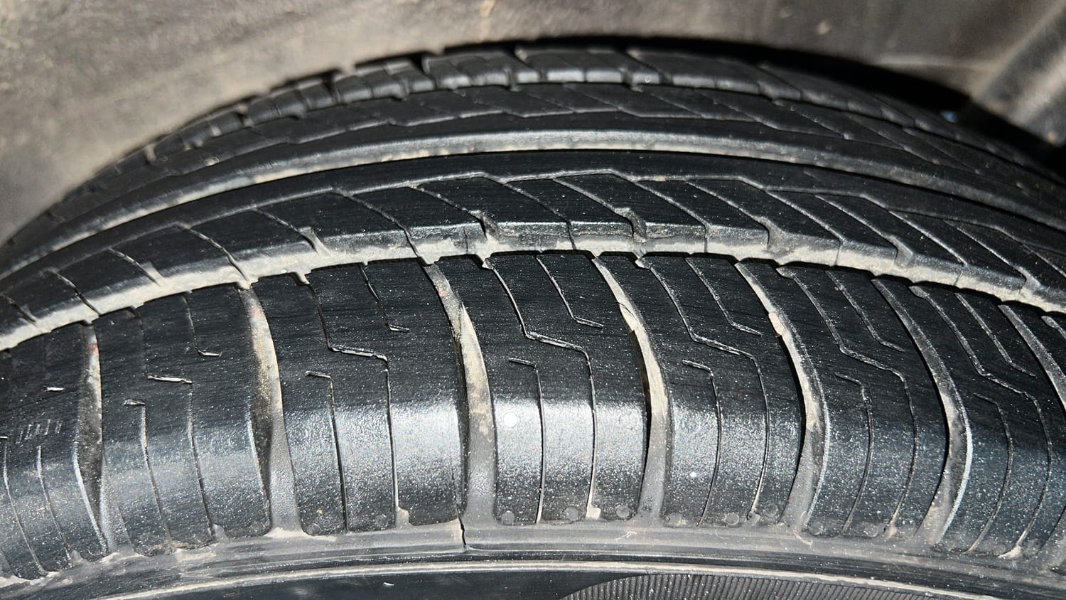 Used 2015 Maruti Suzuki Wagon R VXI Petrol Manual tyres LEFT REAR TYRE TREAD VIEW