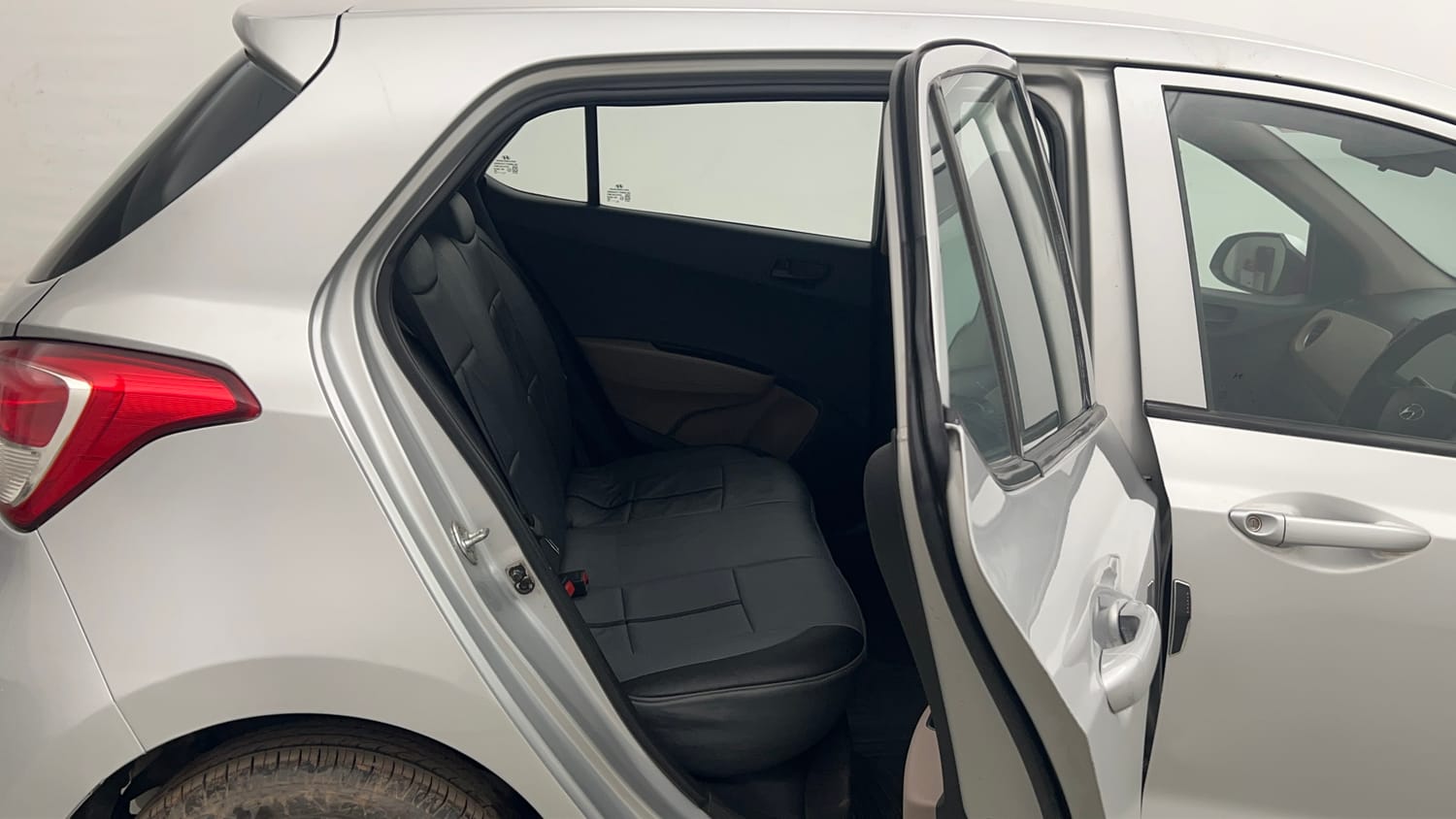 Used 2017 Hyundai Grand i10 Magna 1.2 Kappa VTVT Petrol Manual interior RIGHT SIDE REAR DOOR CABIN VIEW