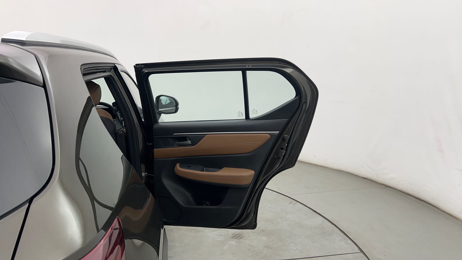 Used 2025 Honda Elevate ZX MT Petrol Manual interior RIGHT REAR DOOR OPEN VIEW