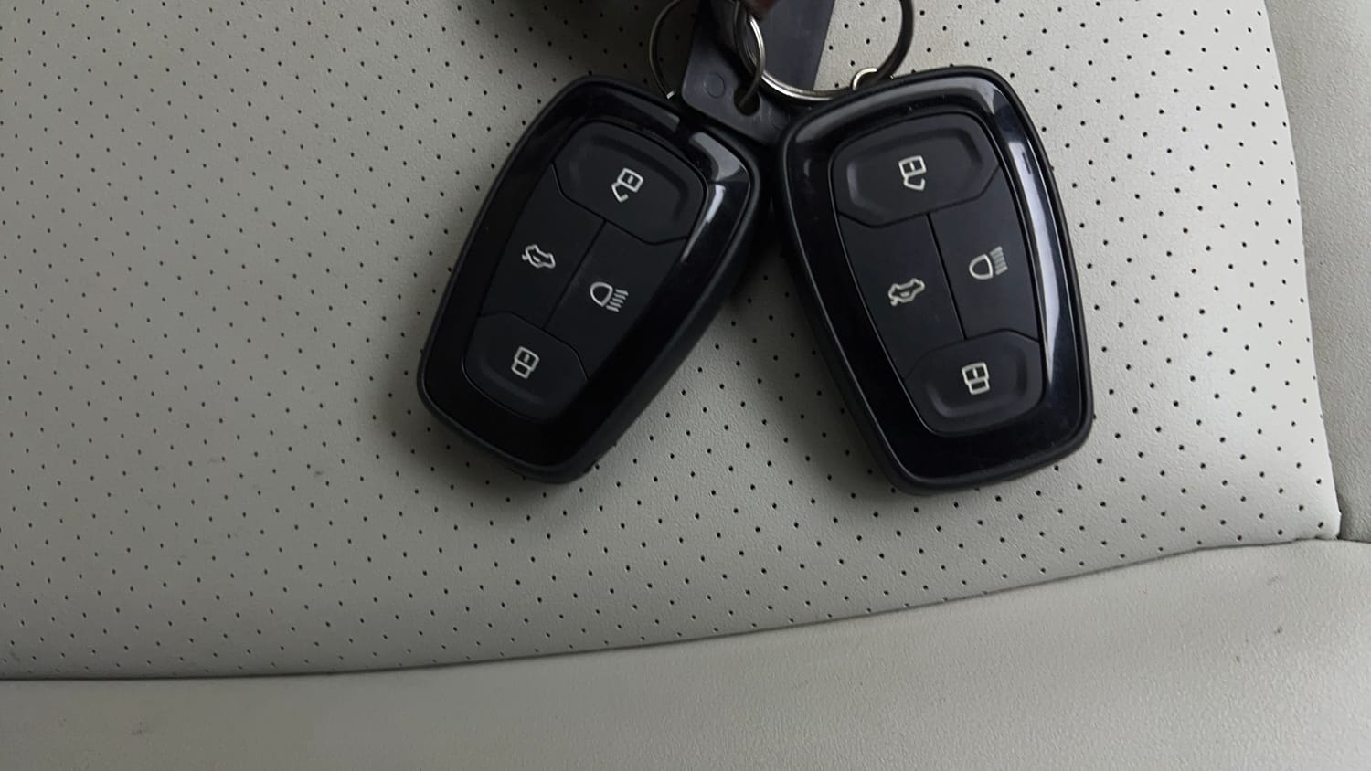 Used 2023 Tata Tigor XZ Plus CNG Leatherette Pack Cng Manual extra CAR KEY VIEW