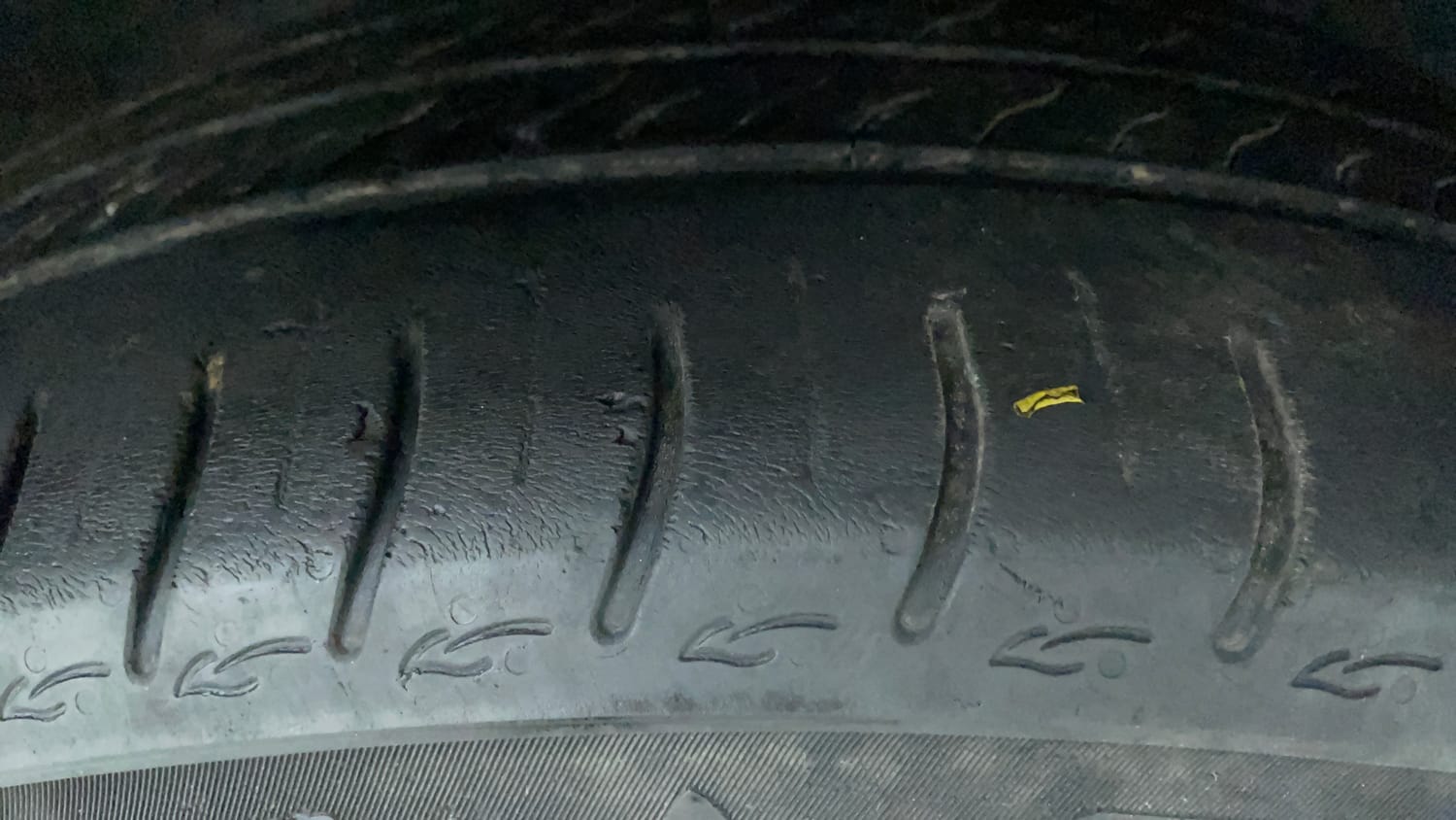 Used 2023 Tata Altroz XZ Plus (S) Diesel Diesel Manual tyres RIGHT FRONT TYRE TREAD VIEW