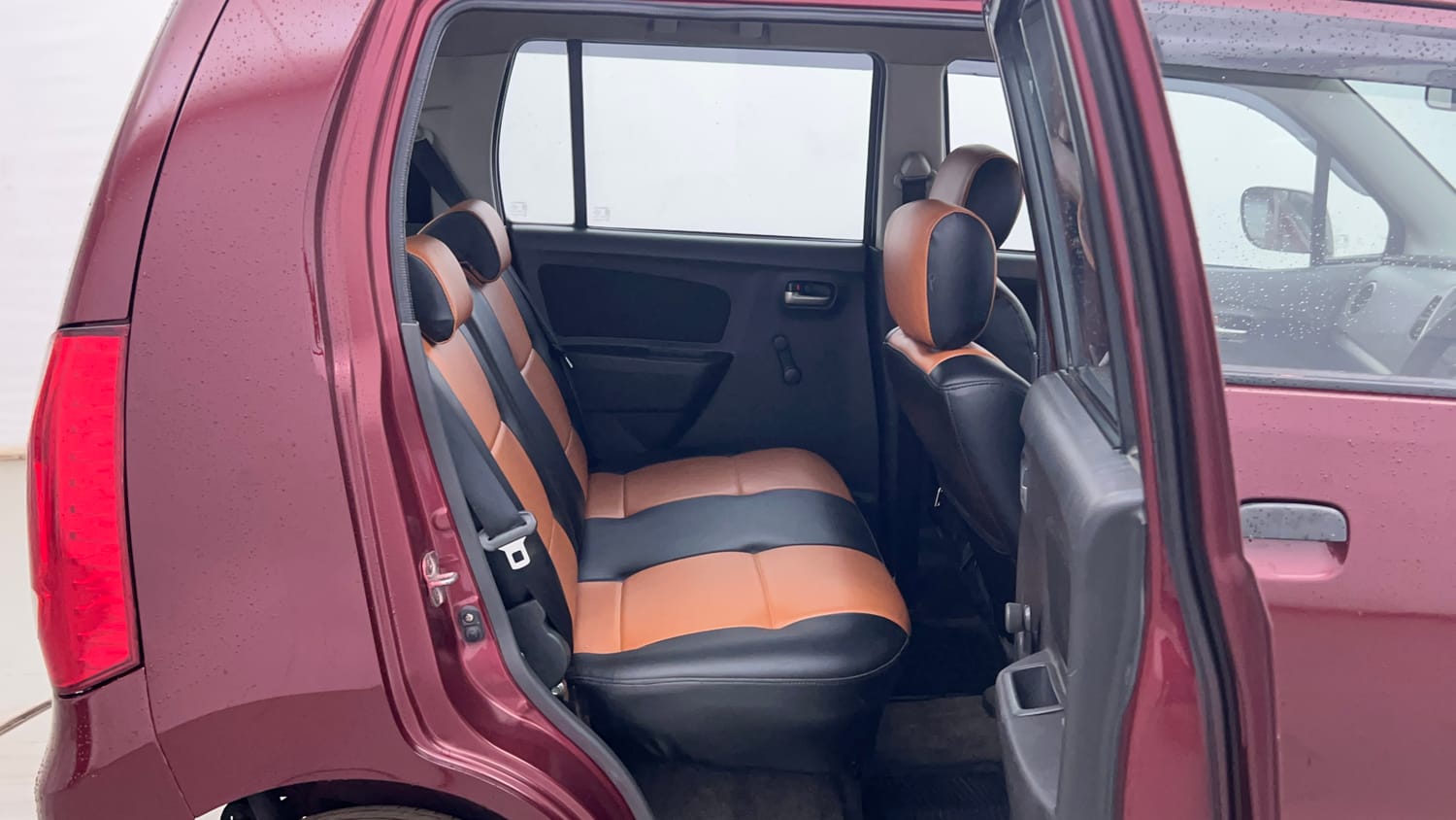 Used 2012 Maruti Suzuki Wagon R LXi Petrol Manual interior RIGHT SIDE REAR DOOR CABIN VIEW