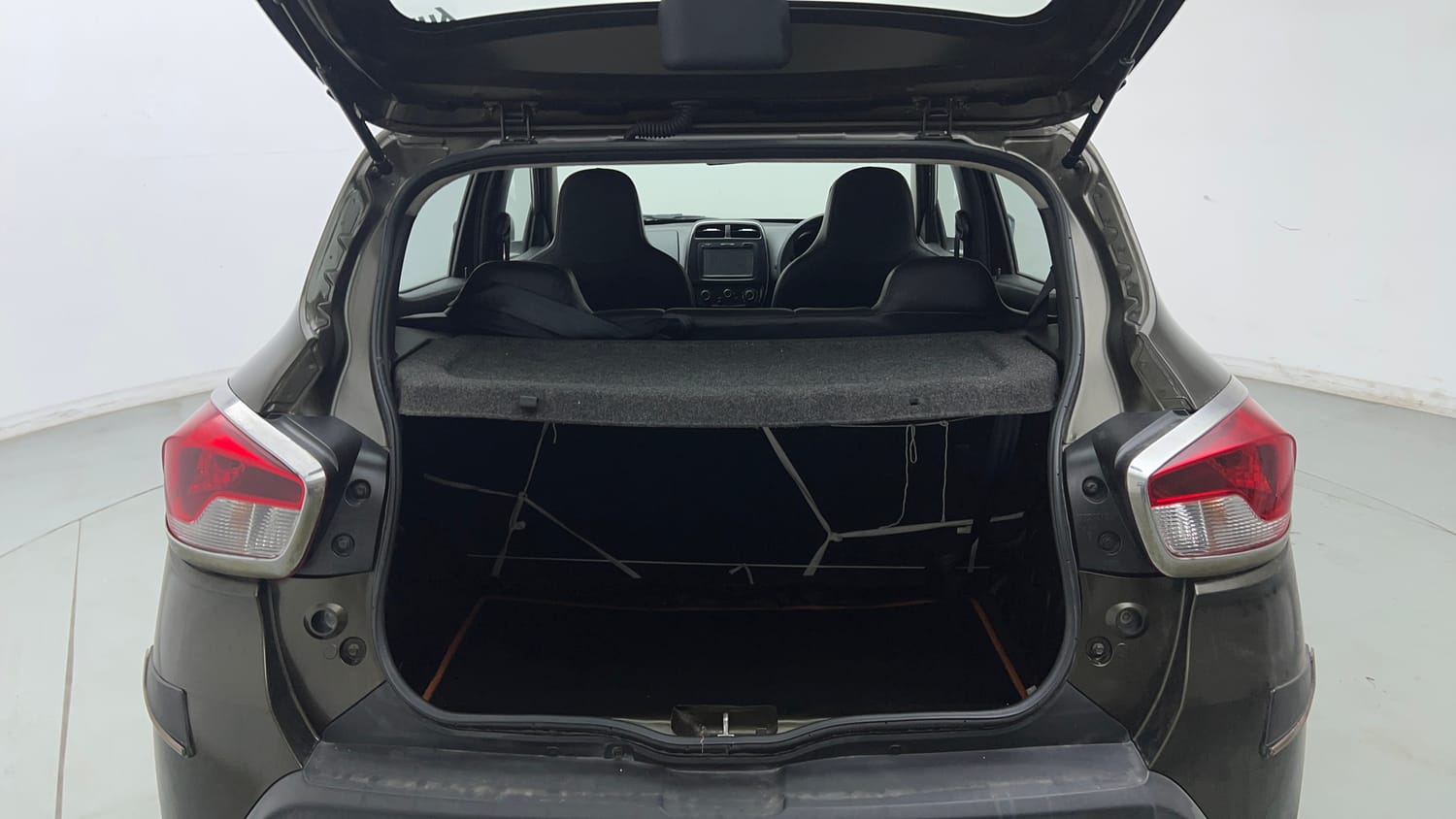 Used 2017 Renault Kwid 1.0 RXT Petrol Manual interior DICKY INSIDE VIEW