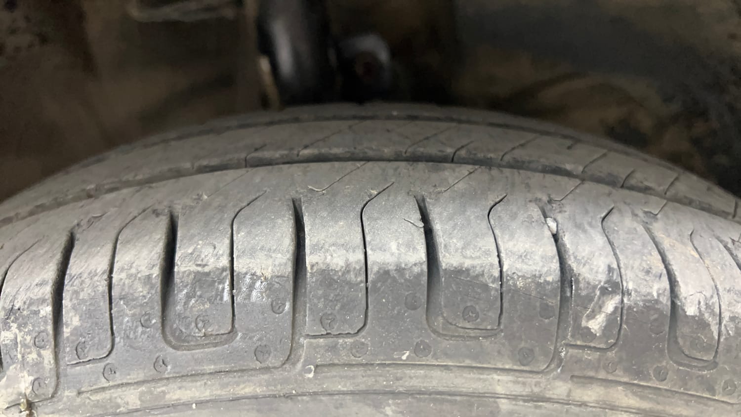 Used 2019 Maruti Suzuki Swift VDi AMT Diesel Automatic tyres RIGHT FRONT TYRE TREAD VIEW