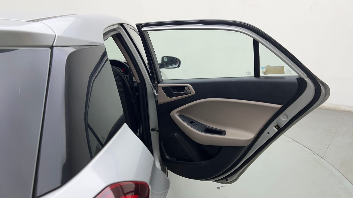 Used 2017 Hyundai Elite i20 Sportz 1.2 Petrol Manual interior RIGHT REAR DOOR OPEN VIEW