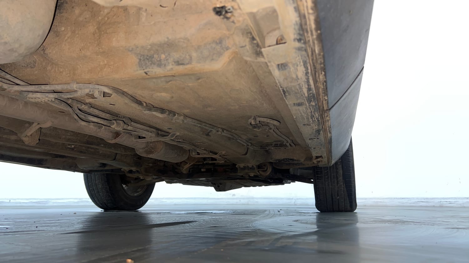 Used 2022 Tata Harrier XTA Plus Diesel Automatic extra REAR RIGHT UNDERBODY VIEW