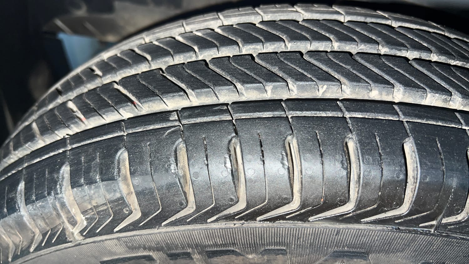Used 2018 Renault Kwid CLIMBER 1.0 Petrol Manual tyres LEFT FRONT TYRE TREAD VIEW