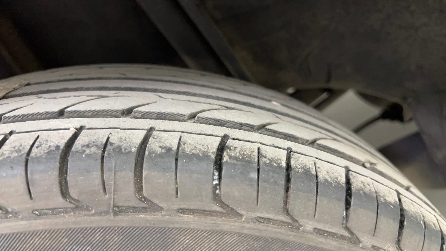 Used 2017 Datsun Redi-GO T (O) Petrol Manual tyres RIGHT REAR TYRE TREAD VIEW