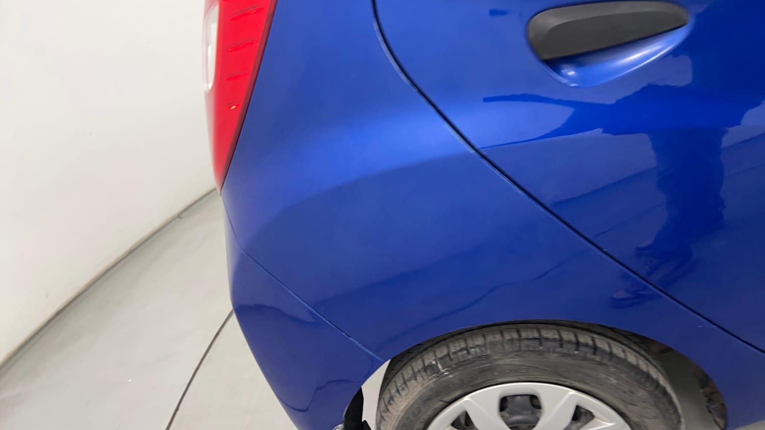 Used 2016 Hyundai Eon Magna Petrol Manual dents MINOR SCRATCH
