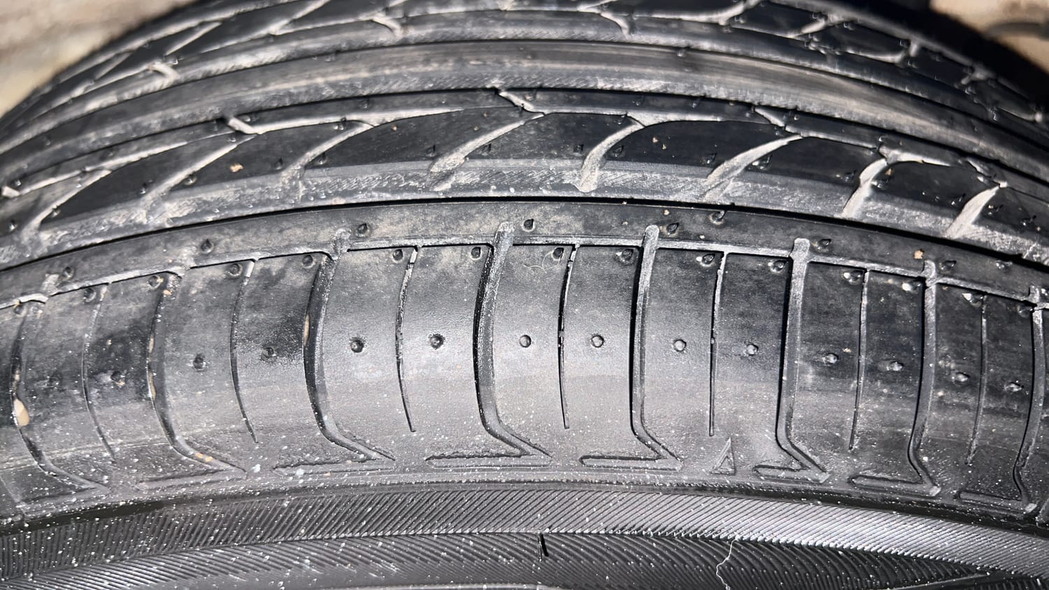 Used 2020 Hyundai Elite i20 Sportz Plus 1.2 Petrol Manual tyres LEFT REAR TYRE TREAD VIEW