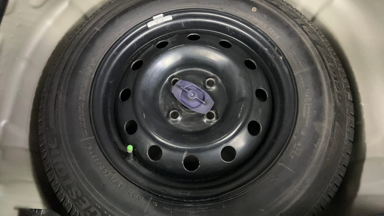 Used 2019 Maruti Suzuki Swift VDi AMT Diesel Automatic tyres SPARE TYRE VIEW