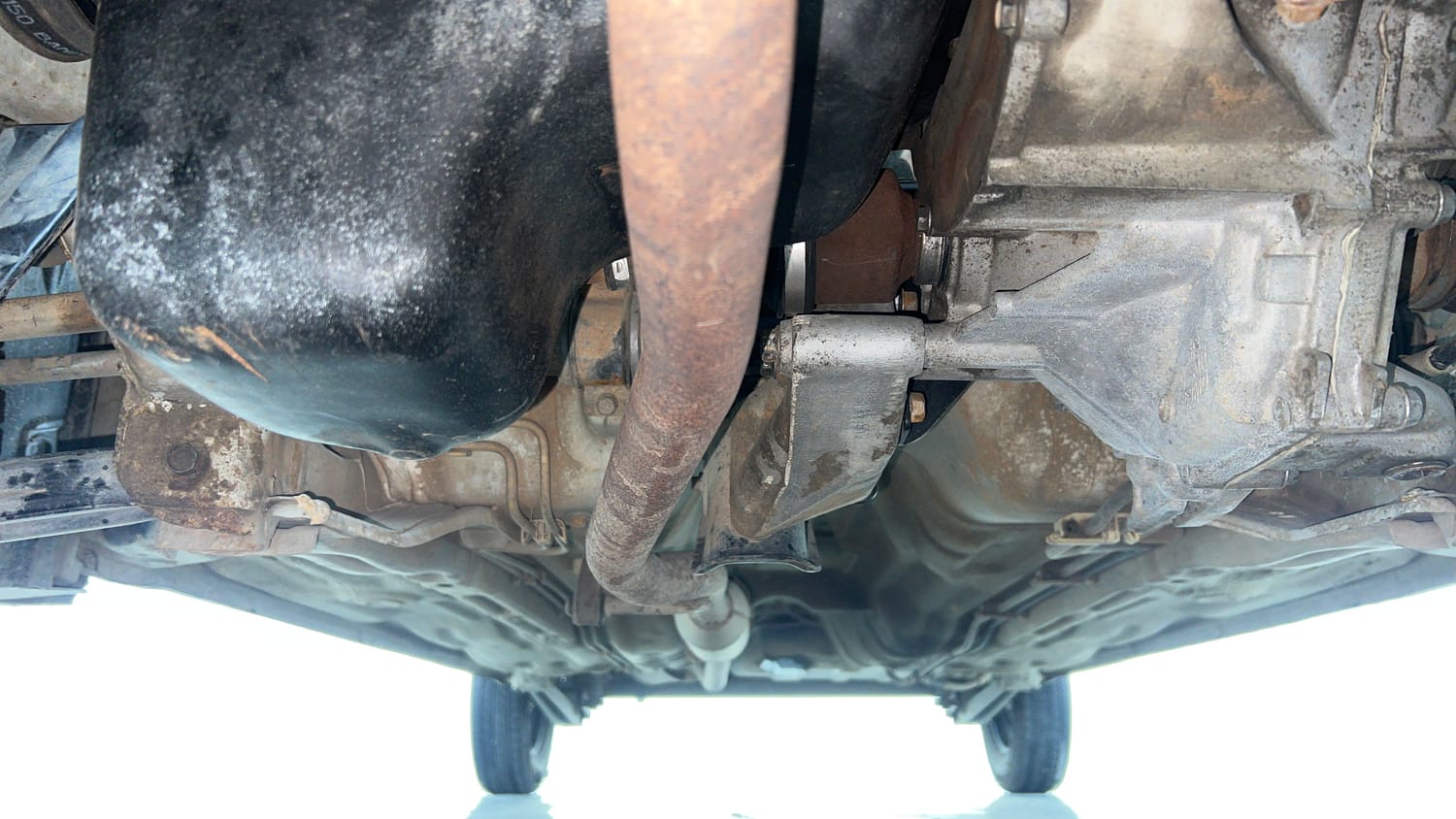 Used 2015 Maruti Suzuki Alto 800 Lxi Petrol Manual extra FRONT LEFT UNDERBODY VIEW
