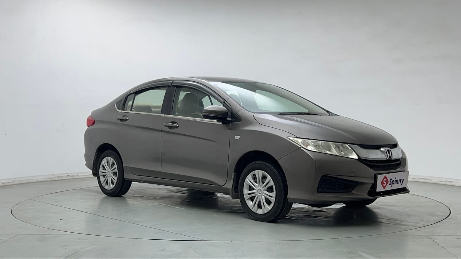 Used 2015 Honda City SV Petrol Manual exterior RIGHT FRONT CORNER VIEW