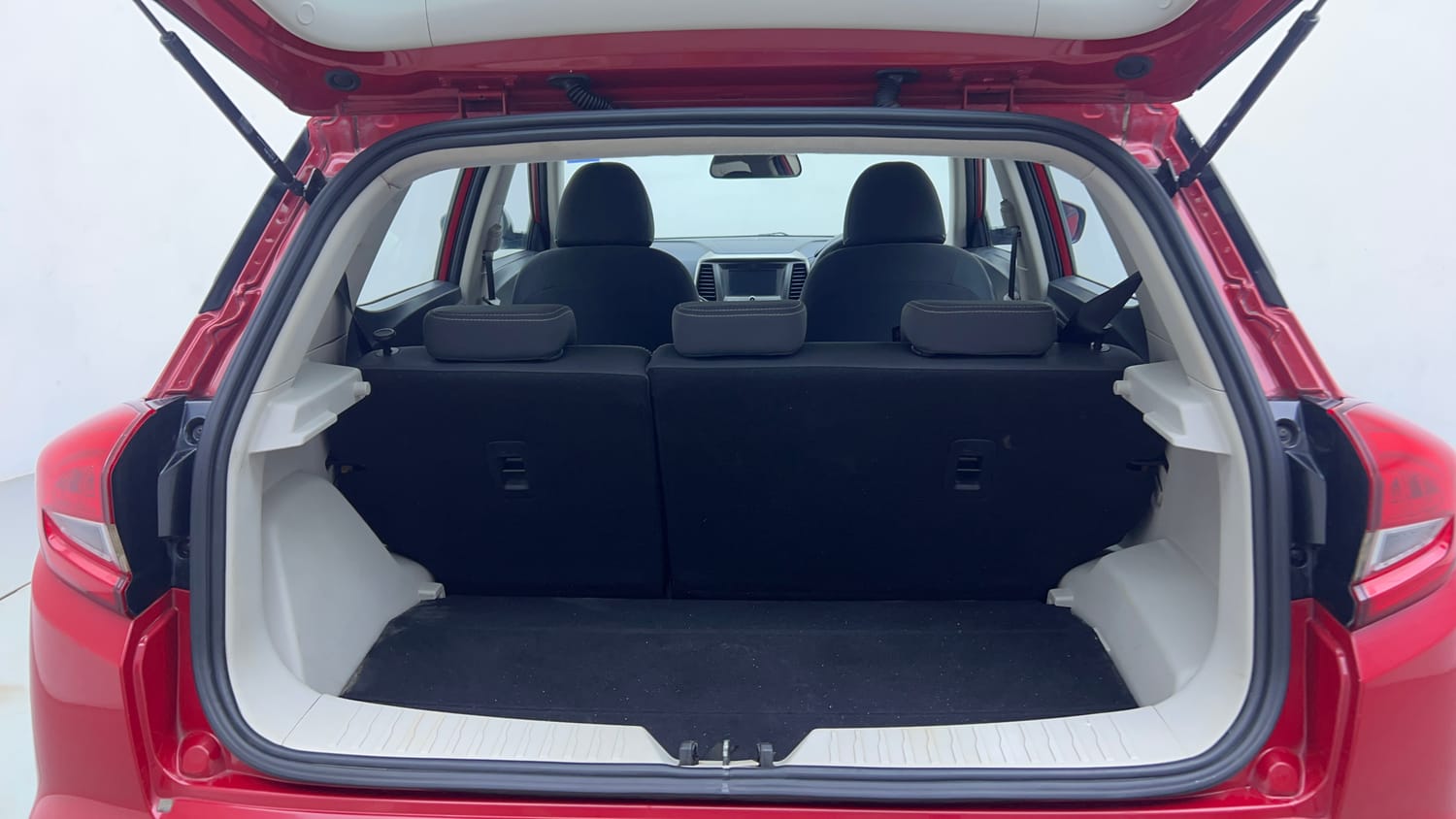 Used 2019 Mahindra XUV 300 1.2 W6 Petrol Manual interior DICKY INSIDE VIEW