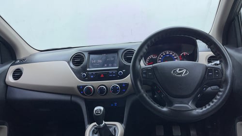 Used 2020 Hyundai Grand i10 Sportz 1.2 Kappa VTVT Petrol Manual interior DASHBOARD VIEW