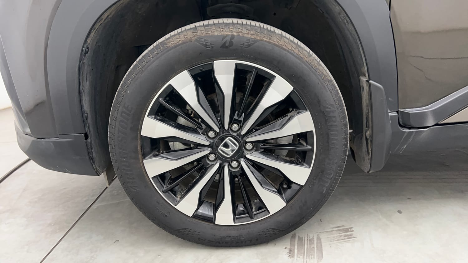 Used 2025 Honda Elevate ZX MT Petrol Manual tyres LEFT FRONT TYRE RIM VIEW