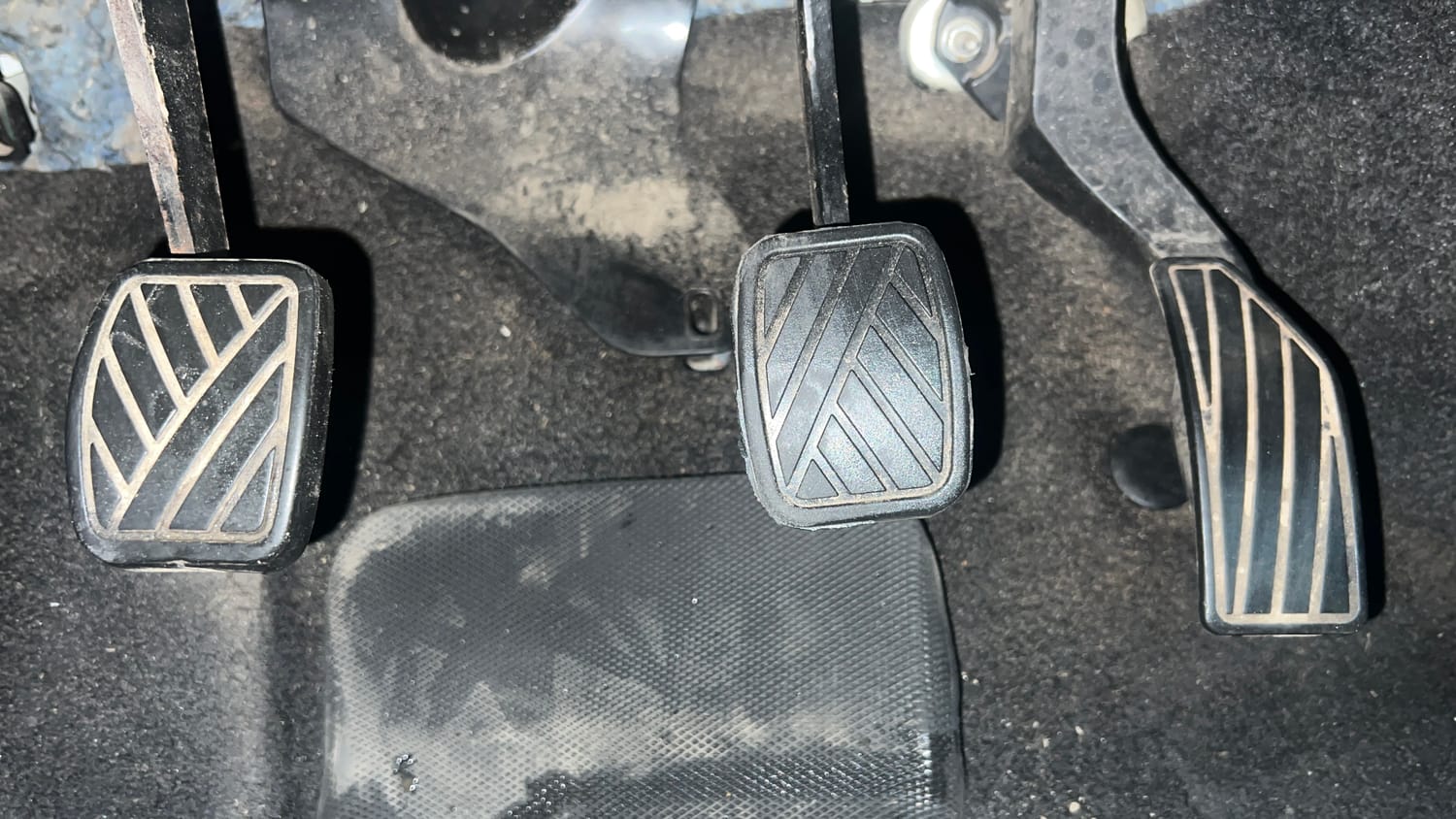 Used 2015 Maruti Suzuki Swift VXi Petrol Manual interior PEDALS VIEW