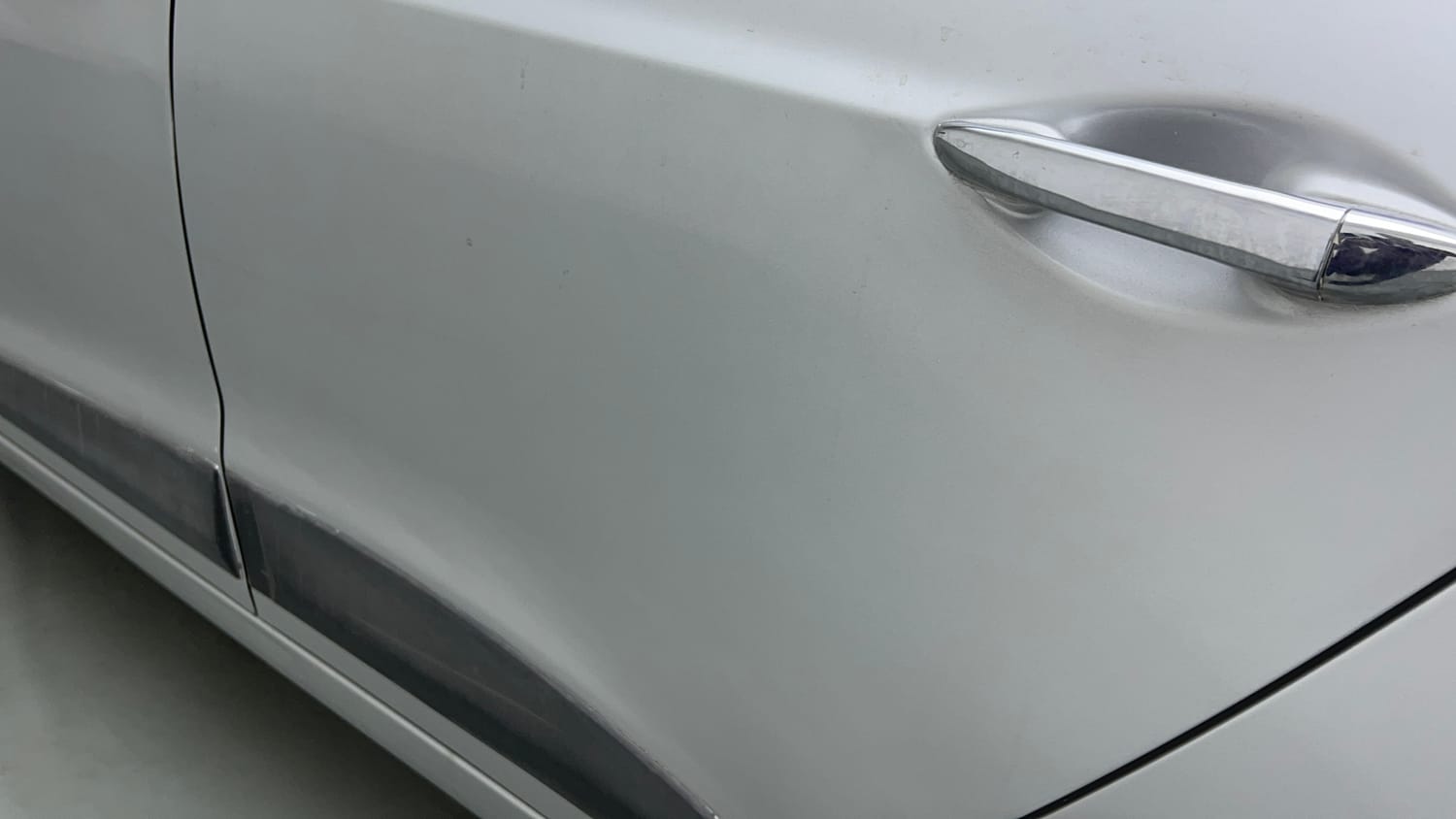 Used 2015 Hyundai Grand i10 Asta AT 1.2 Kappa VTVT Petrol Automatic dents MINOR SCRATCH