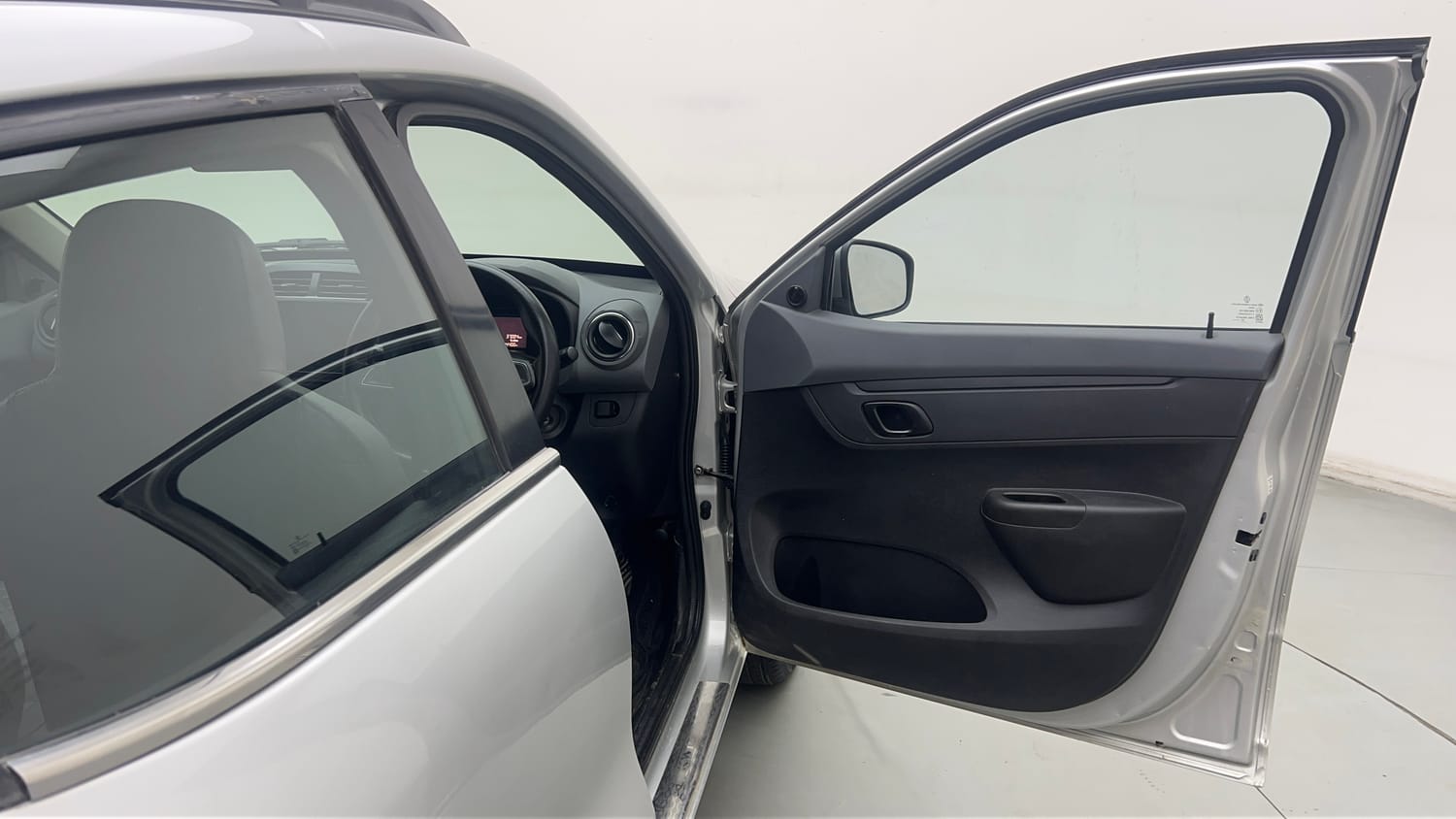 Used 2020 Renault Kwid RXT 1.0 AMT Opt Petrol Automatic interior RIGHT FRONT DOOR OPEN VIEW