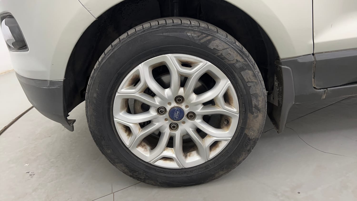 Used 2013 Ford EcoSport Titanium 1.5 TDCi Diesel Manual tyres LEFT FRONT TYRE RIM VIEW