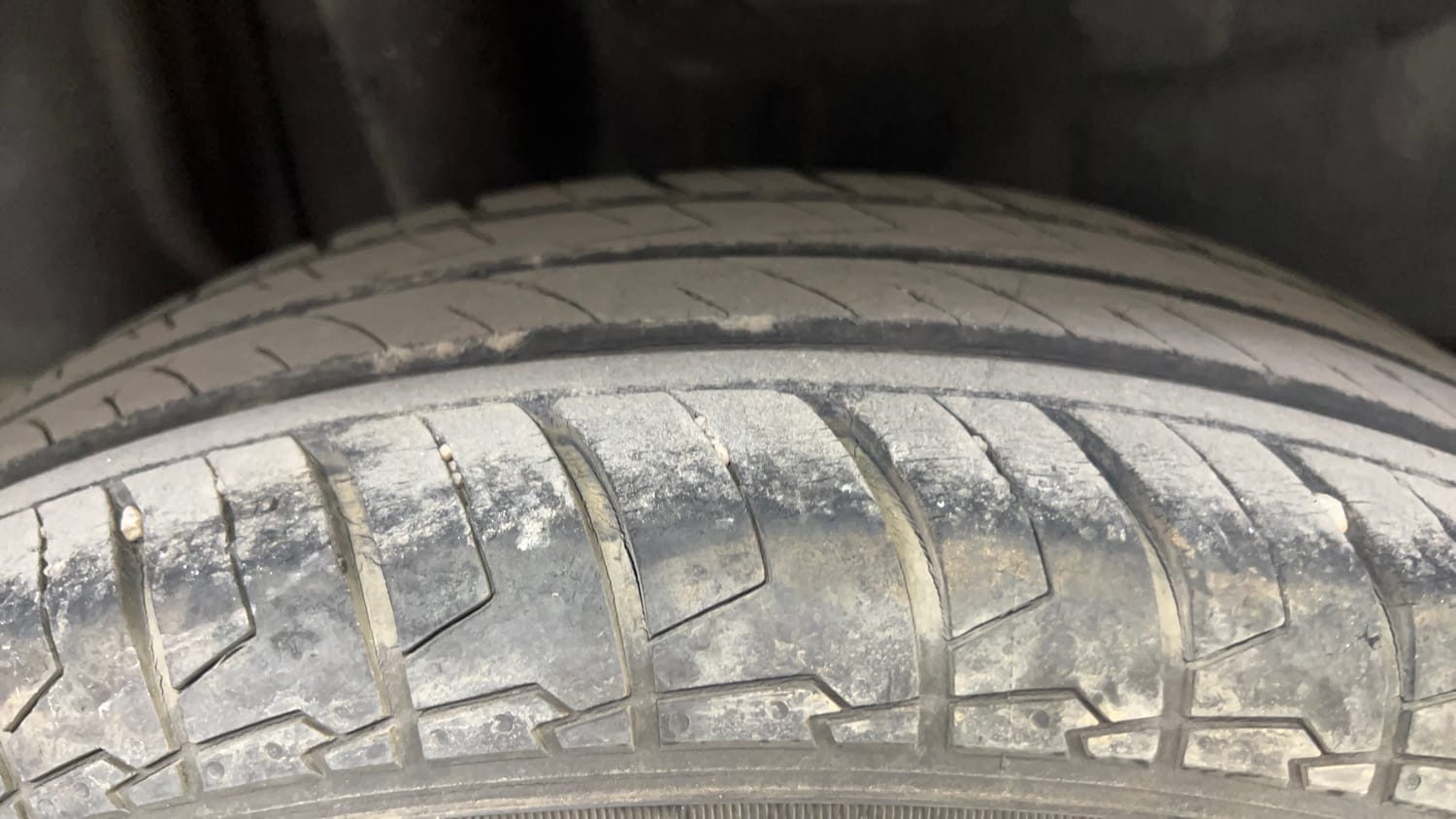 Used 2021 Maruti Suzuki Swift VXi AMT Petrol Automatic tyres RIGHT REAR TYRE TREAD VIEW