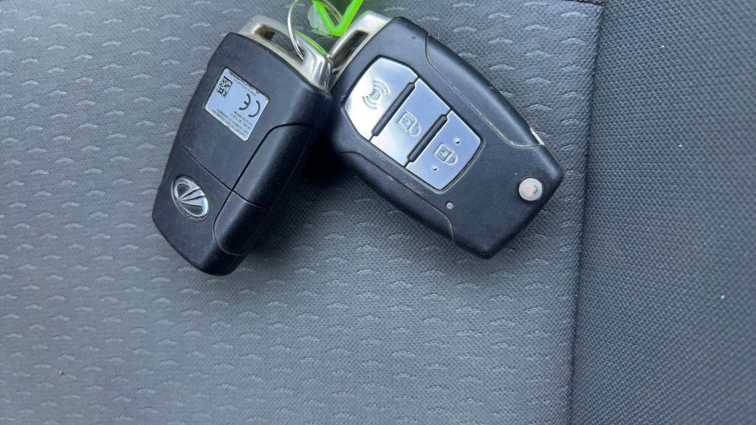 Used 2019 Mahindra XUV 300 1.2 W6 Petrol Manual extra CAR KEY VIEW