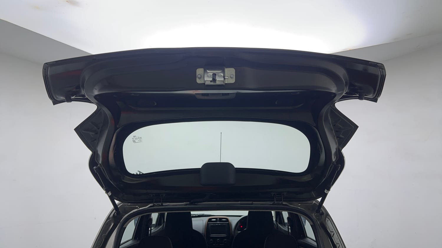 Used 2018 Renault Kwid CLIMBER 1.0 Petrol Manual interior DICKY DOOR OPEN VIEW