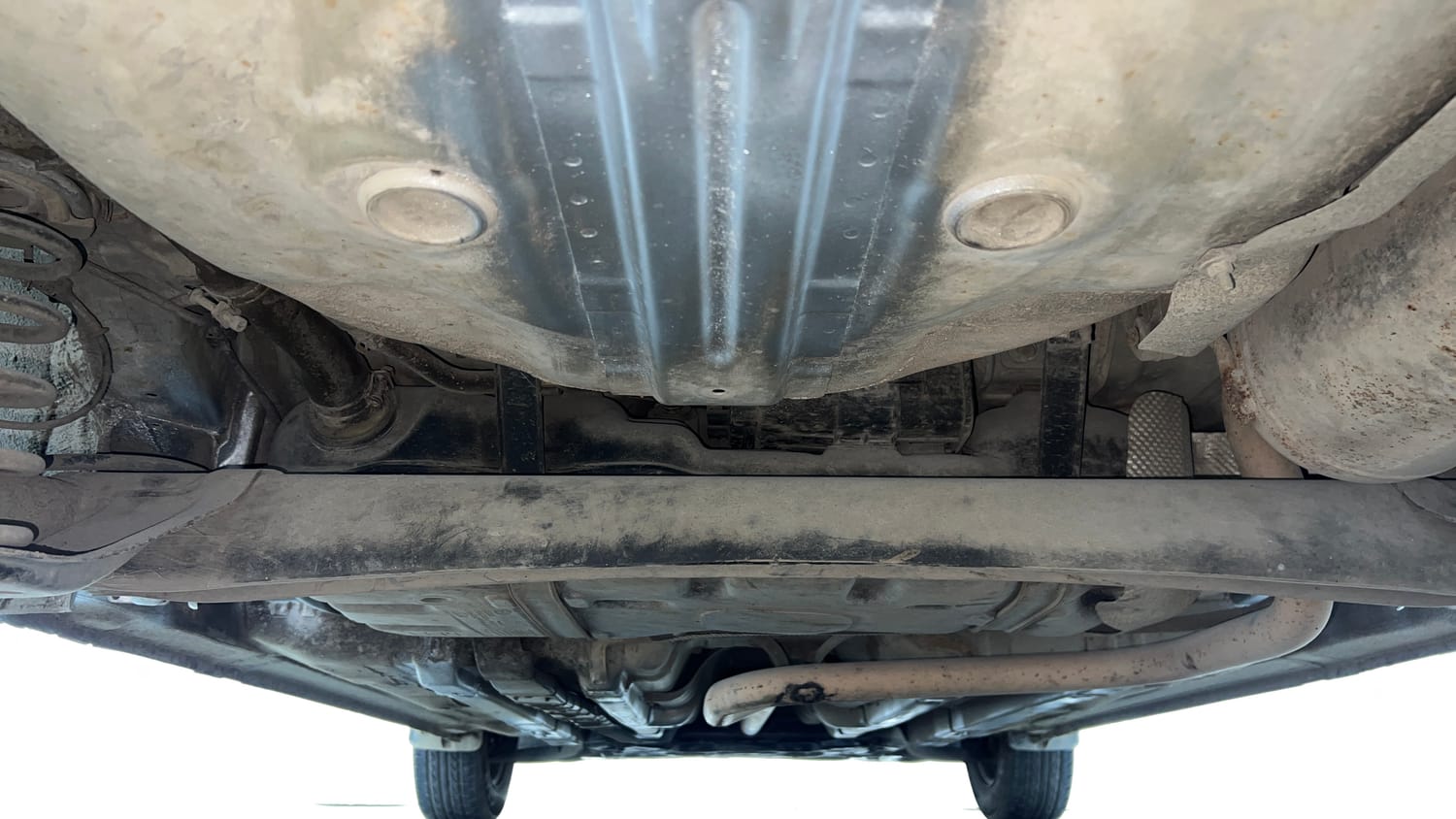 Used 2017 Hyundai Elite i20 Sportz 1.2 Petrol Manual extra REAR UNDERBODY VIEW (TAKEN FROM REAR)
