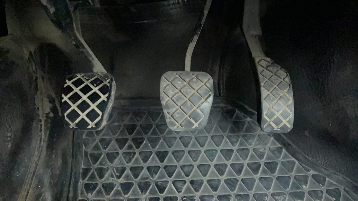 Used 2017 Volkswagen Ameo Trendline 1.2L (P) Petrol Manual interior PEDALS VIEW