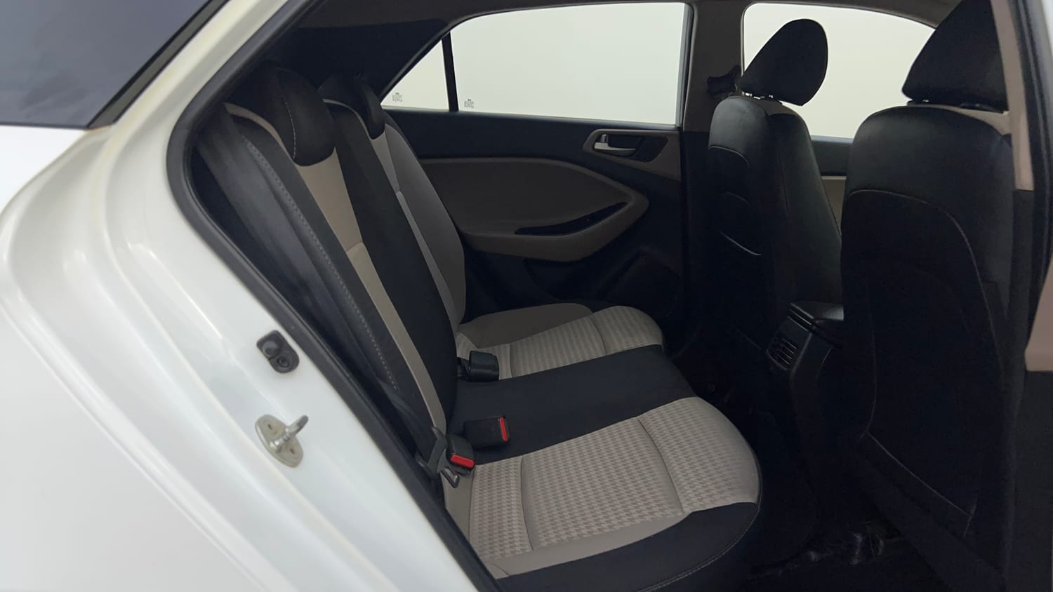 Used 2020 Hyundai Elite i20 Sportz Plus 1.2 Petrol Manual interior RIGHT SIDE REAR DOOR CABIN VIEW