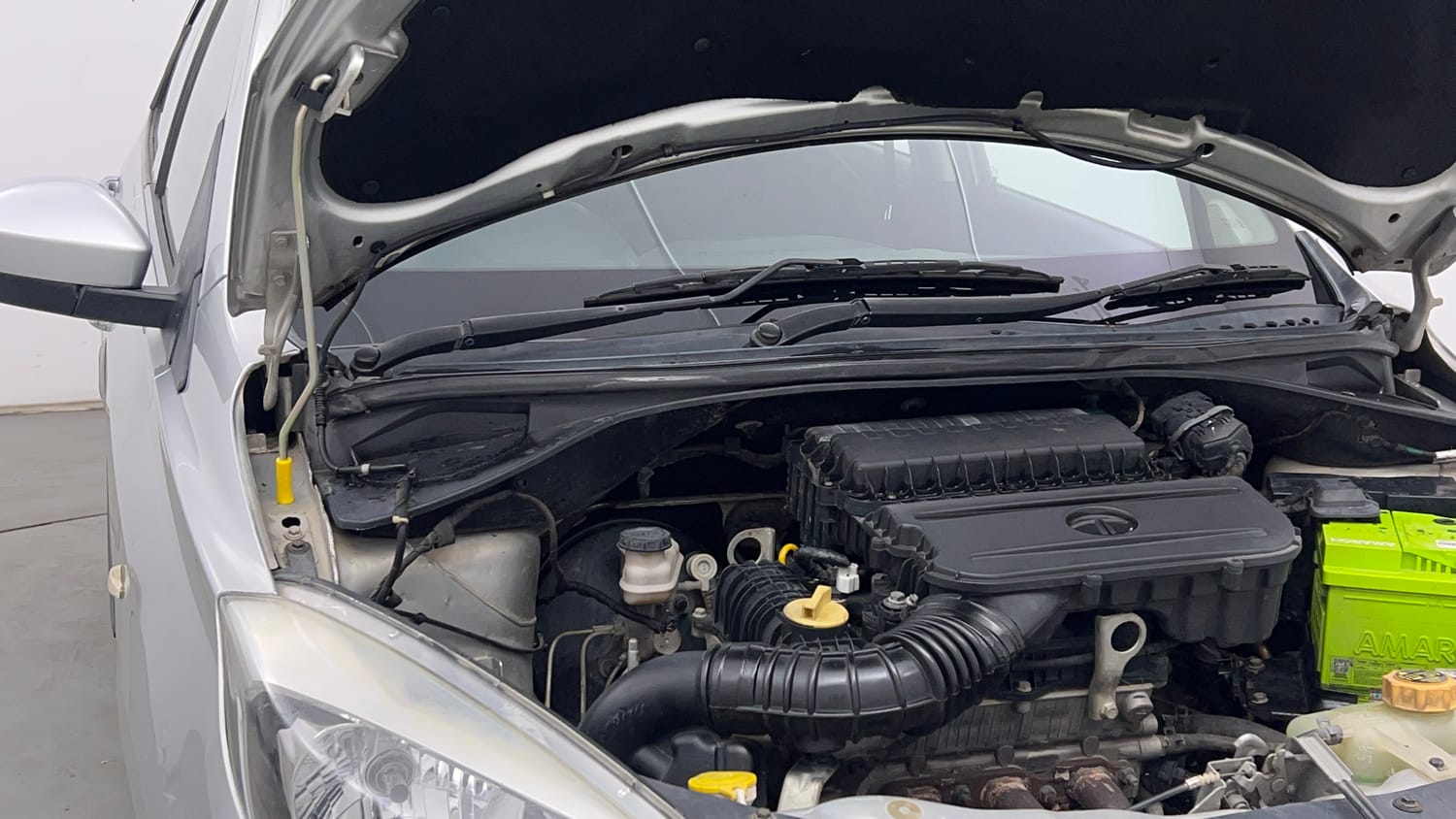 Used 2017 Tata Tiago Revotron XT Petrol Manual engine ENGINE RIGHT SIDE HINGE & APRON VIEW