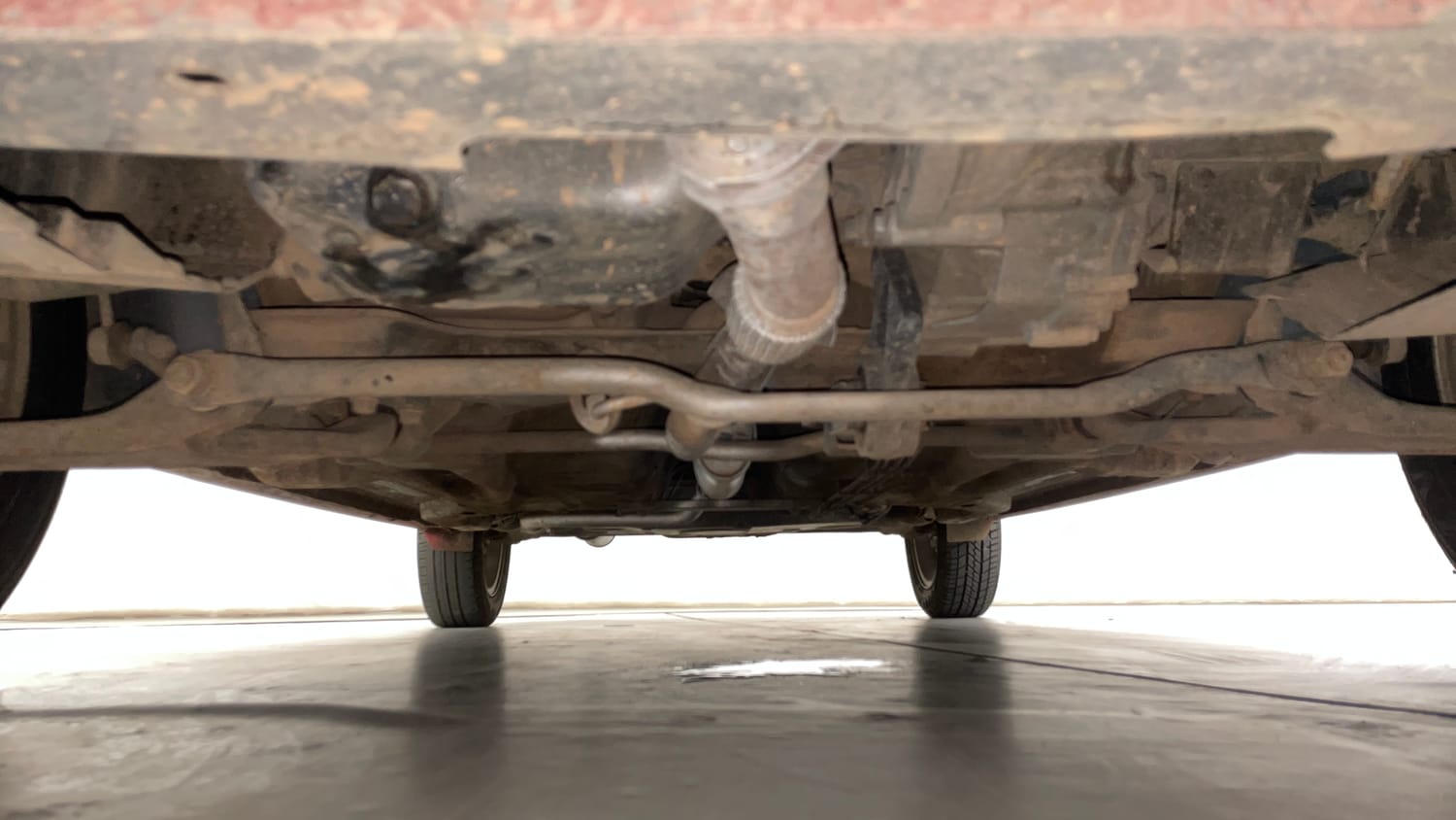 Used 2017 Tata Tiago Revotron XZA Petrol Automatic extra FRONT LEFT UNDERBODY VIEW