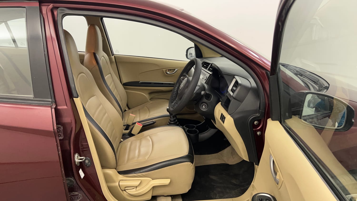 Used 2019 Honda Amaze 1.5 SX i-DTEC Diesel Manual interior RIGHT SIDE FRONT DOOR CABIN VIEW