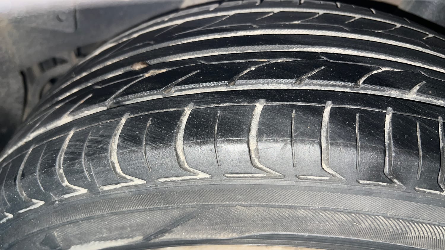 Used 2015 Honda City SV Petrol Manual tyres LEFT REAR TYRE TREAD VIEW