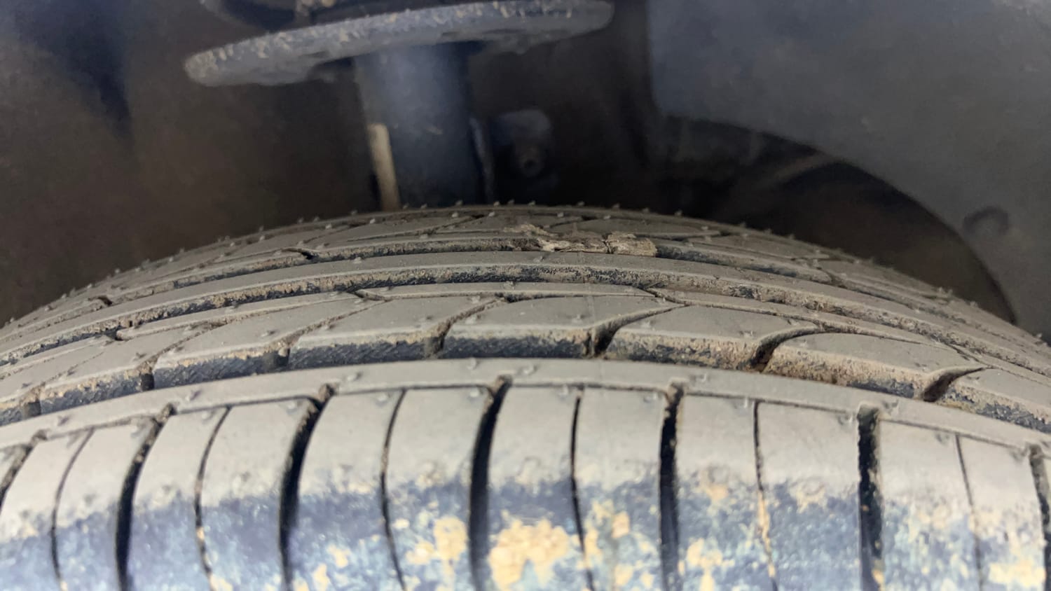Used 2019 Maruti Suzuki Dzire VXi AMT Petrol Automatic tyres RIGHT FRONT TYRE TREAD VIEW