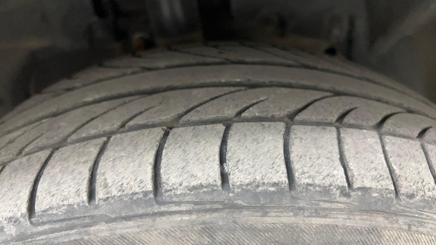 Used 2013 Ford EcoSport Titanium 1.5 TDCi Diesel Manual tyres RIGHT FRONT TYRE TREAD VIEW
